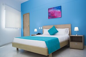 ダブルルーム | セーフティボックス (室内)、デスク、アイロン / アイロン台、WiFi (無料)