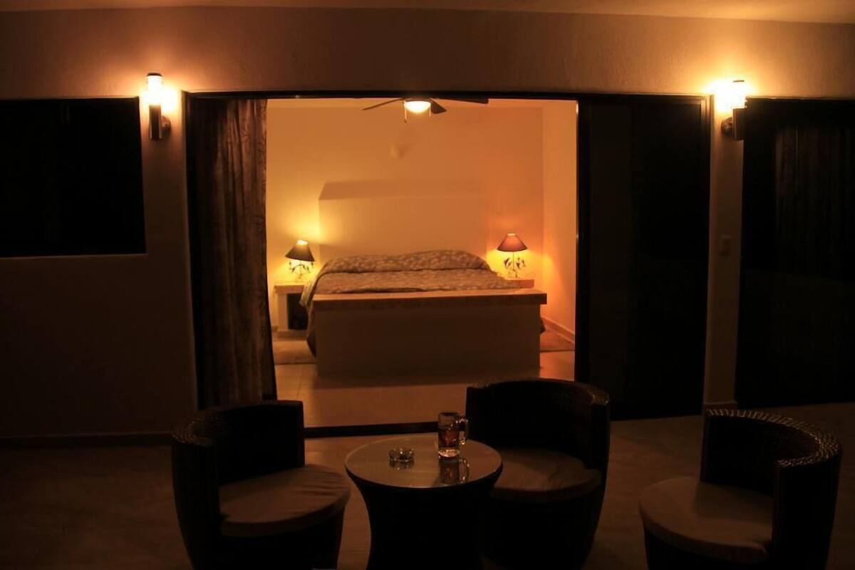 In-room safe, rollaway beds (surcharge), WiFi (free)