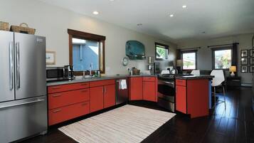 Fridge, microwave, coffee/tea maker