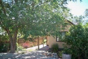 Property grounds - The Townie 1 Bedroom Holiday Home By Pinon Vacation Rentals (Salida)