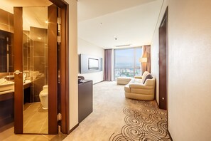 Hair dryer, towels, soap, shampoo - Days Hotel by Wyndham Jeju Seogwipo Ocean (Seogwipo)