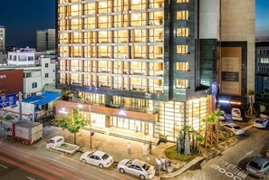 Exterior - Days Hotel by Wyndham Jeju Seogwipo Ocean (Seogwipo)