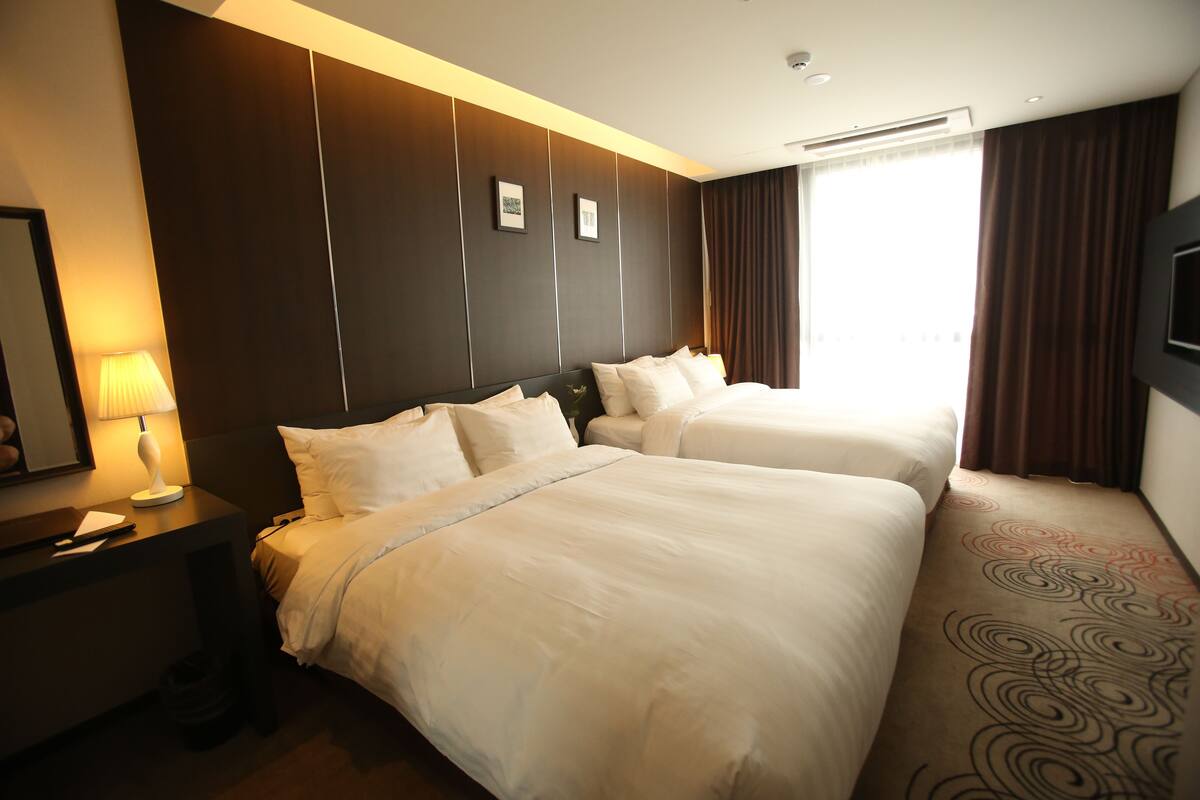 In-room safe, desk, laptop workspace, iron/ironing board (on request)