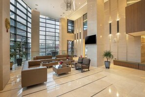 Lobby - Days Hotel by Wyndham Jeju Seogwipo Ocean (Seogwipo)