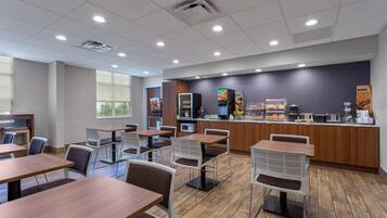 Free daily continental breakfast