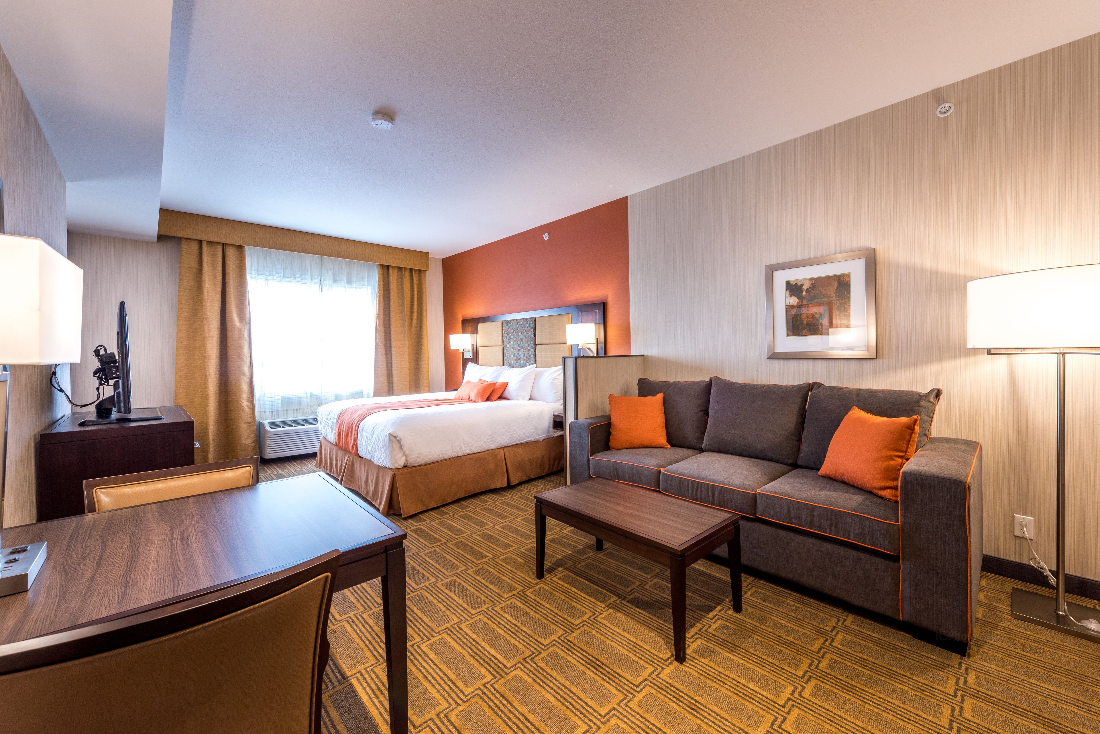 standard room, 1 king bed, non smoking, kitchenette (larger room) | pillow-top beds, in-room safe, desk, blackout curtains