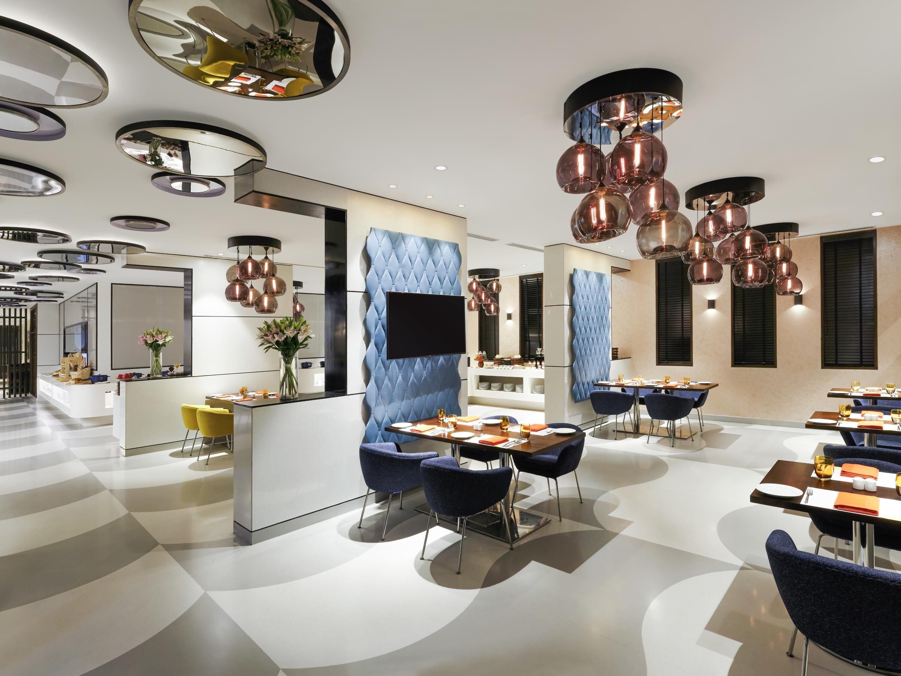 2 restaurants, breakfast, lunch served; local and international cuisine 