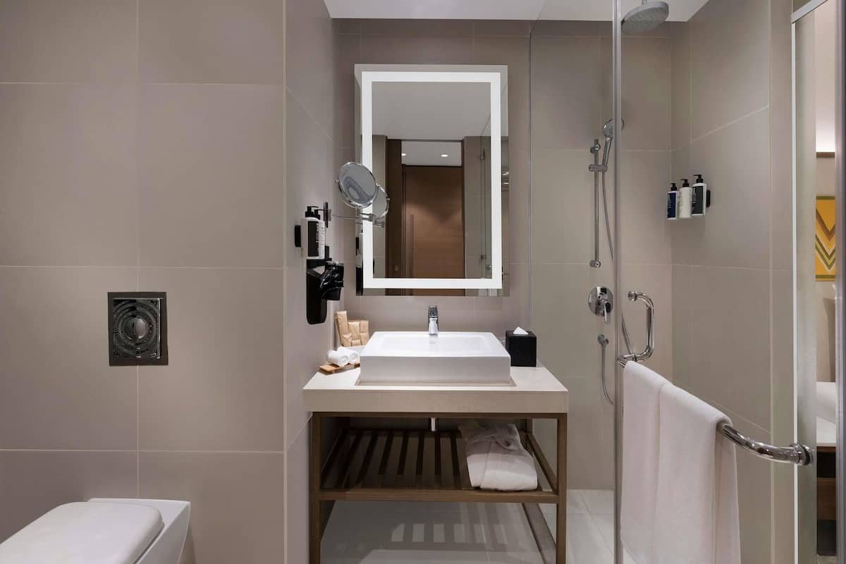 1 개의 침실, 미니바, 객실 내 금고, 책상