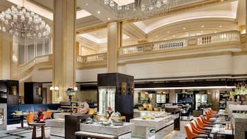 3 restauranter, lunsj og middag serveres, japanske retter