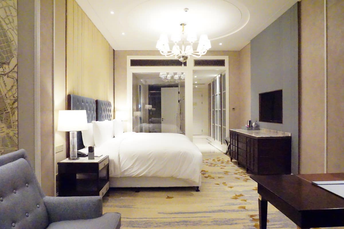 1 Schlafzimmer, hochwertige Bettwaren, Daunenbettdecken