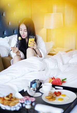 In-room dining - Sofitel Shanghai Hongqiao (Shanghai)