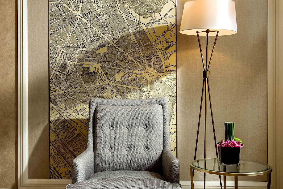 1 sovrum, sängtillbehör av högsta kvalitet och duntäcken