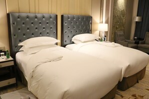 1 bedroom, premium bedding, down duvets, Select Comfort beds - Sofitel Shanghai Hongqiao (Shanghai)