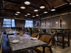 2 bars/lounges - Sofitel Shanghai Hongqiao (Shanghai)