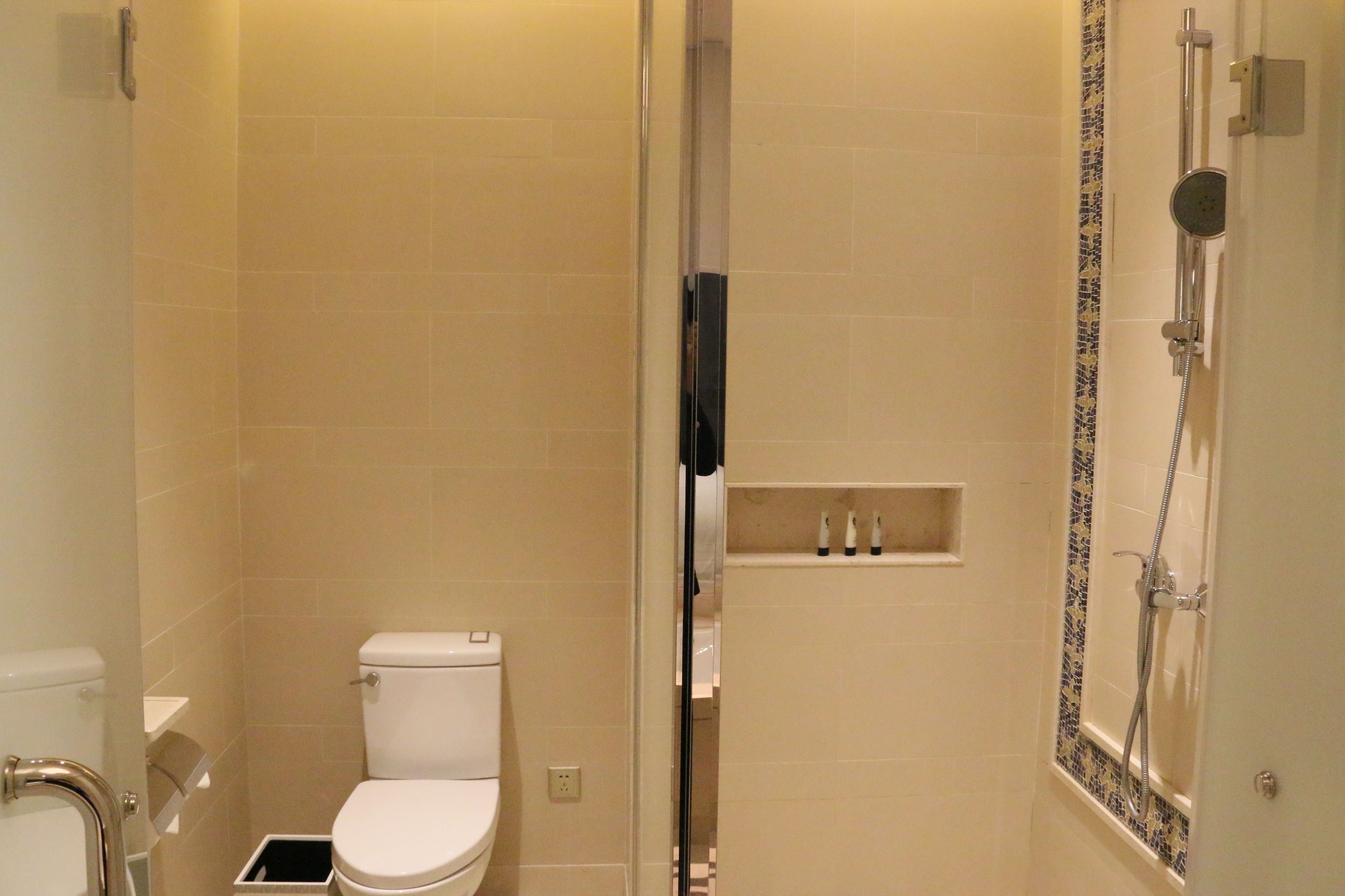 club suite, 1 king bed, club lounge access (prestige) | bathroom | separate bathtub and shower, designer toiletries, hair dryer, bathrobes