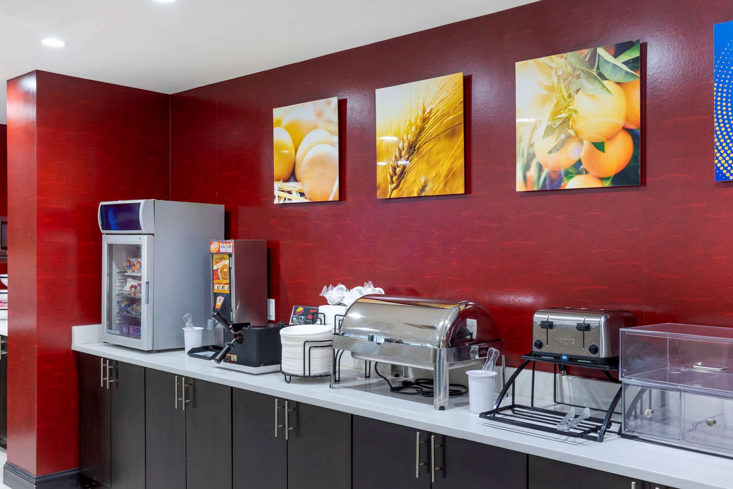 Photo - Comfort Inn & Suites near Stadium