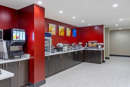 Comfort Inn Suites near Stadium - Image 1