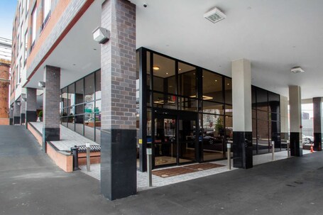 Comfort Inn Suites near Stadium - Image 3