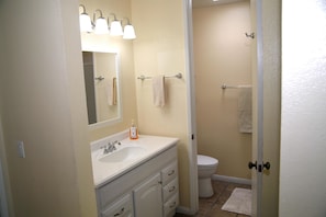Apartment, 2 Bedrooms, Sea Facing | Bathroom