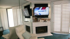 Apartment, 2 Bedrooms, Sea Facing | Living room | Fireplace, DVD player - Ocean Retreat (Oceanside)