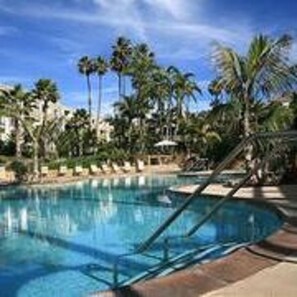 2 outdoor pools