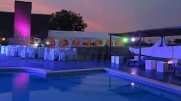 Piscine extérieure