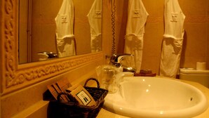 Bathroom - Petit Hotel (Pas de la Casa)