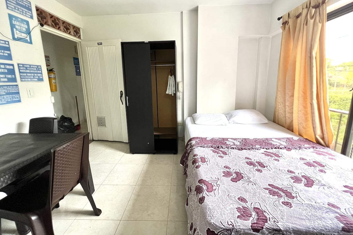 Basic Double Room, Kitchenette