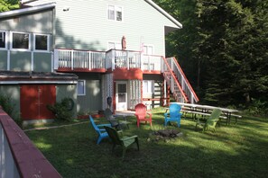 BBQ/picnic Area - 8 Acre Wood (Lake of Bays)
