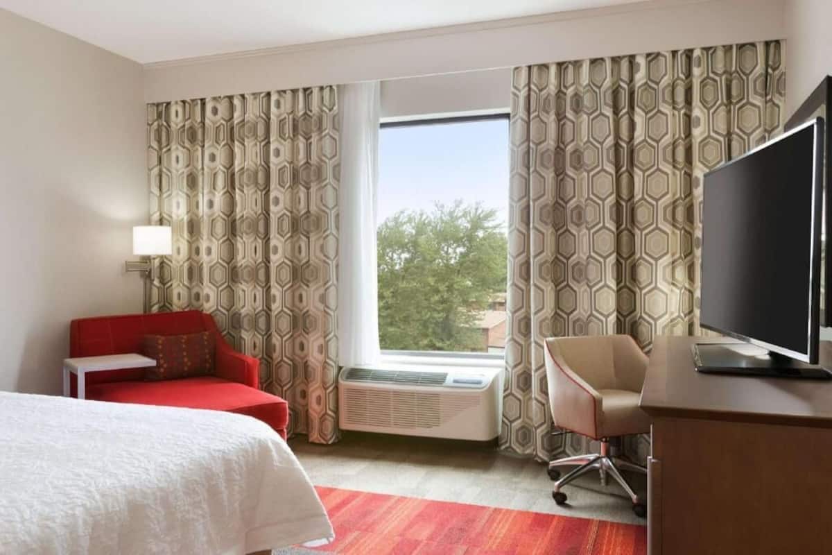 Premium bedding, pillowtop beds, in-room safe, desk