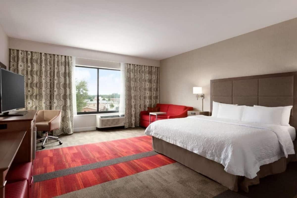 Premium bedding, pillowtop beds, in-room safe, desk