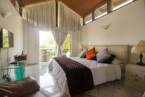 أغطية فراش متميزة وميني بار ومكواة/لوح كي وأسرّة قابلة للطي