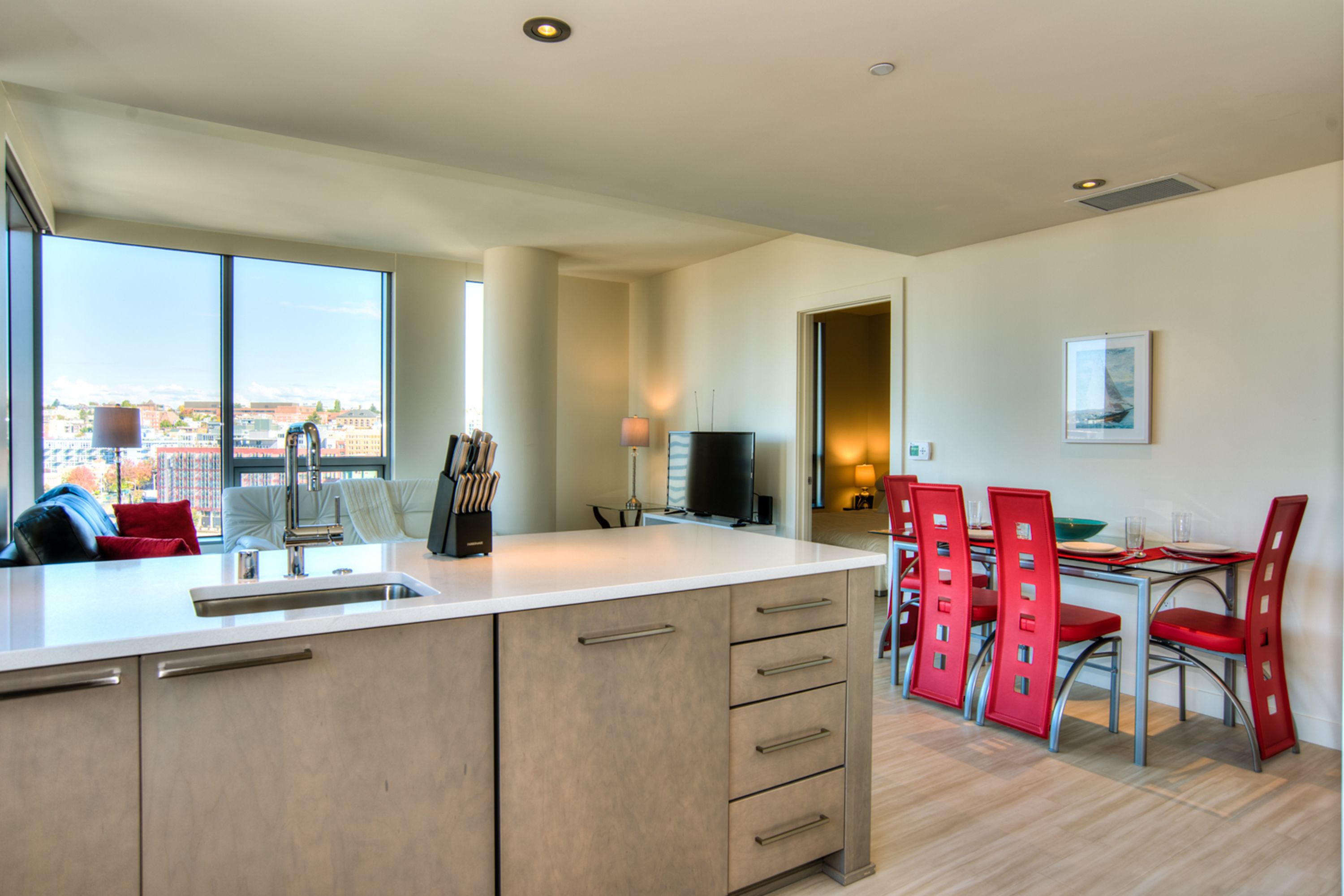 executive apartment, 2 bedrooms | 2 bedrooms, desk, iron/ironing board, free wifi