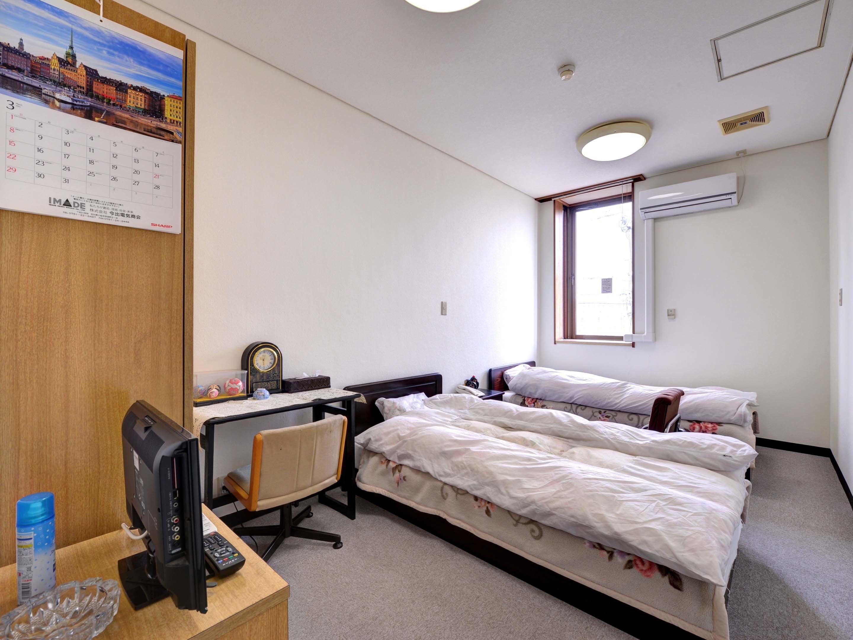 standard twin room, non smoking | free wifi