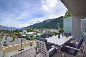 3 Bedroom Lake View Villa | Balcony