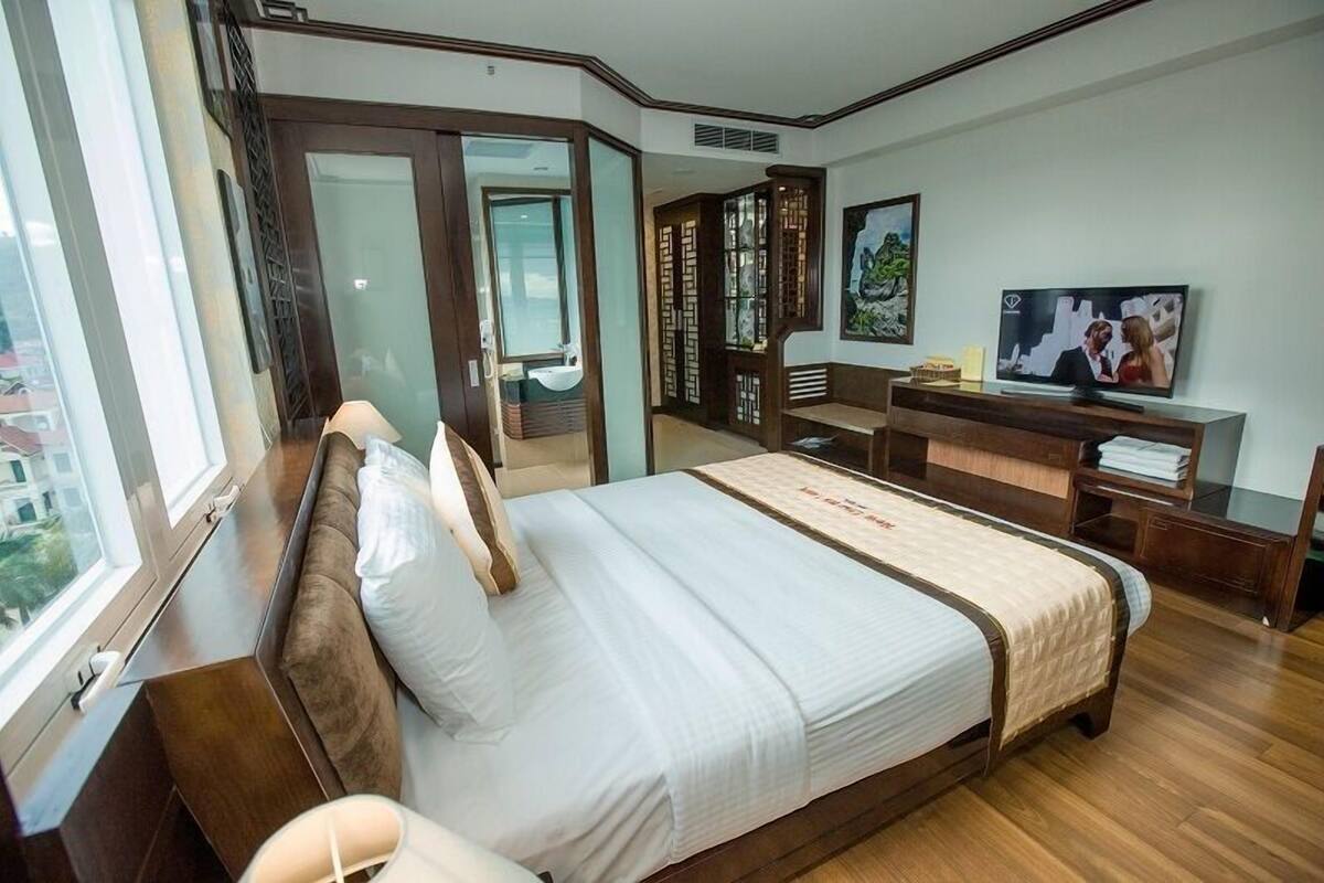 Minibar, in-room safe, desk, blackout curtains