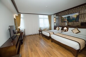 Minibar, in-room safe, desk, blackout curtains - New Star Halong Hotel (Ha Long)