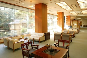 Lobby lounge - Tatsunokuchi Onsen Matsusaki (Nomi)