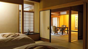 Deluxe Room, Non Smoking, Garden View | 1 bedroom, in-room safe, blackout drapes, free WiFi