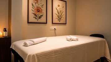 Couples treatment rooms, aromatherapy, Ayurvedic treatments