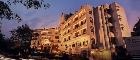 Façade de l’hébergement - soirée/nuit