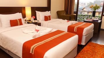 Premier Double or Twin Room | Minibar, in-room safe, desk, soundproofing