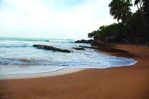 Beach nearby - Grand Residence (Tangalle)