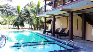 Outdoor pool - Grand Residence (Tangalle)