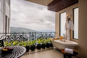Waterfall Deck Suite | Balkongutsikt