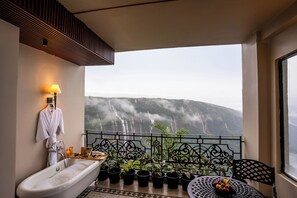 Waterfall Deck Suite | Balkong