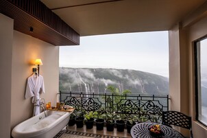 Waterfall Deck Suite | Balkong