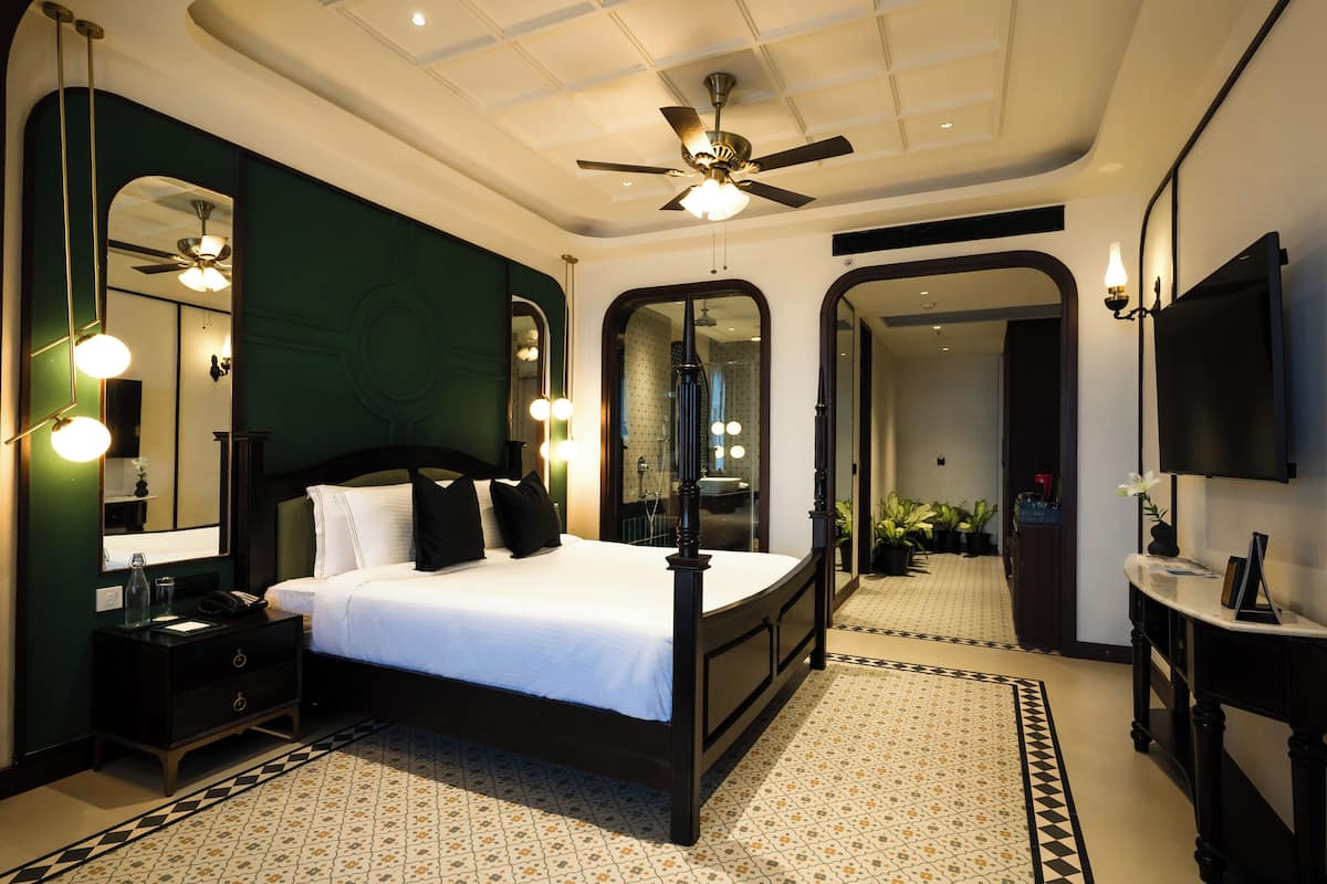 Sohra Family Suite | 1 bedroom, minibar, in-room safe, laptop workspace