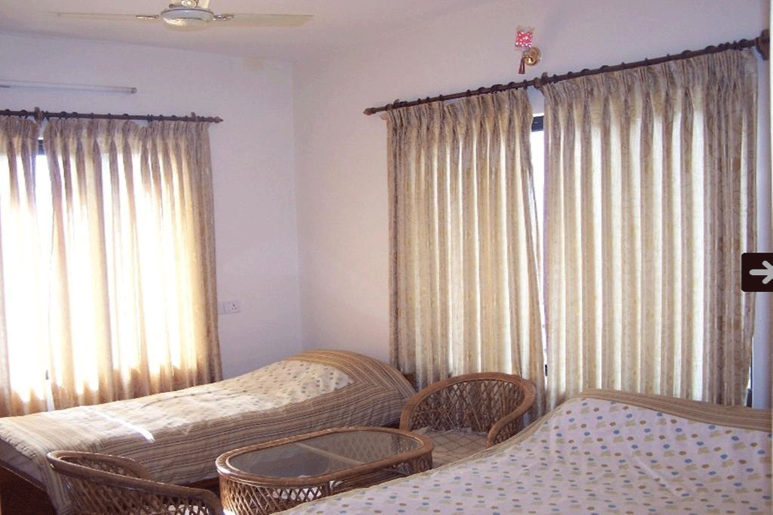 Desk, free rollaway beds, free WiFi