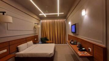 In-room safe, desk, free WiFi, bed sheets